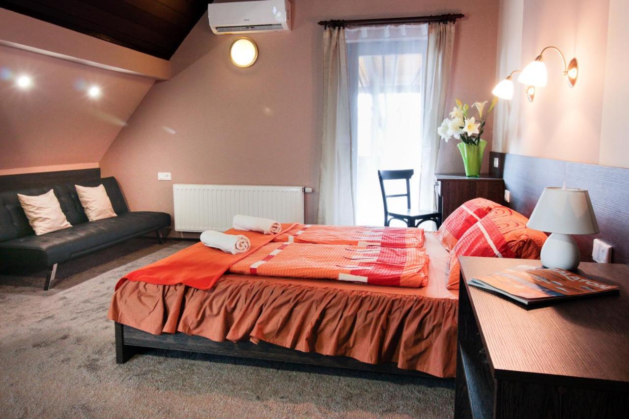 Emi Vendeghaz Hotel Balatonszárszó Eksteriør billede
