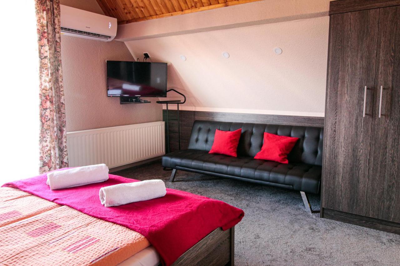Emi Vendeghaz Hotel Balatonszárszó Eksteriør billede