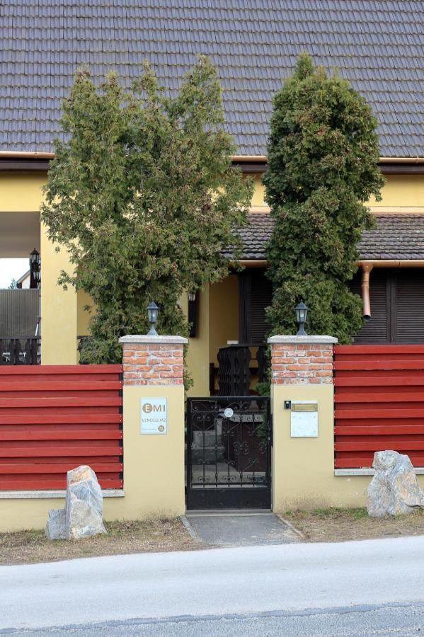 Emi Vendeghaz Hotel Balatonszárszó Eksteriør billede