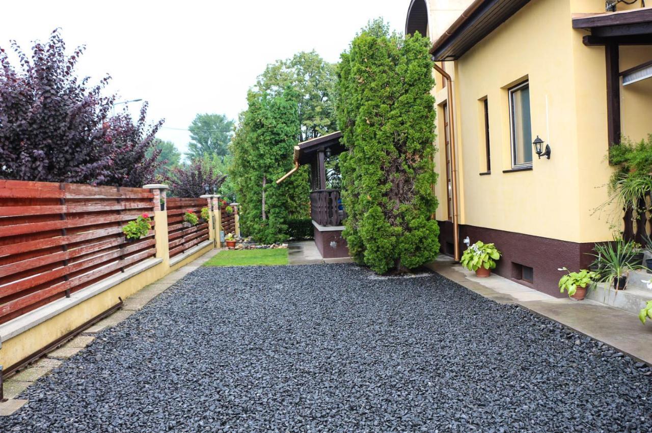 Emi Vendeghaz Hotel Balatonszárszó Eksteriør billede