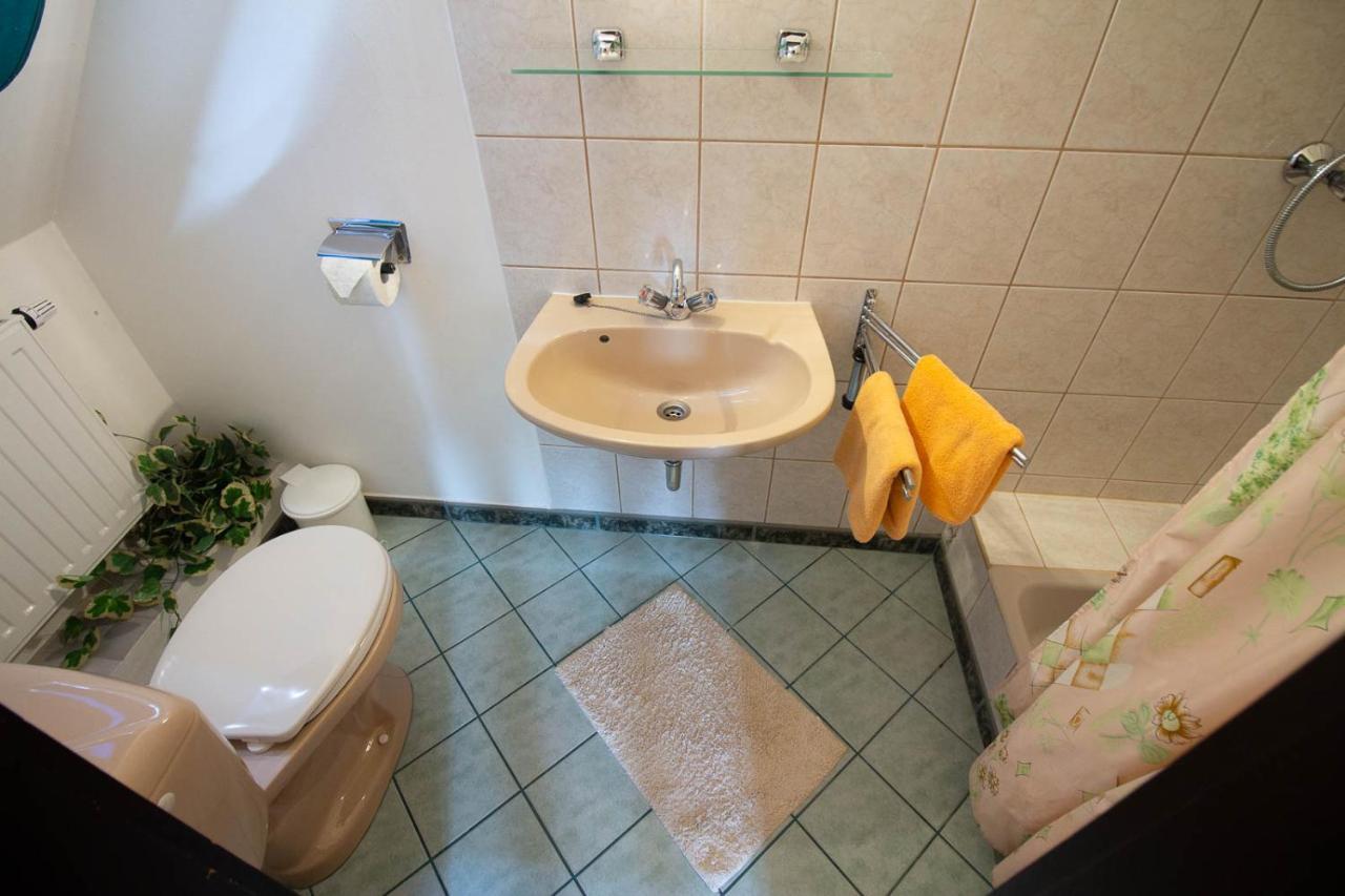 Emi Vendeghaz Hotel Balatonszárszó Eksteriør billede
